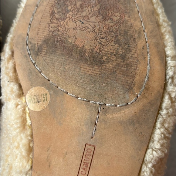 Vince Camuto Size 6.5 pointy flats beige faux shearling - Picture 6 of 9